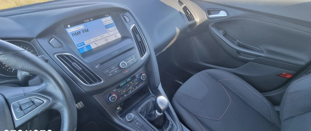 Ford Focus cena 41900 przebieg: 172550, rok produkcji 2017 z Kościan małe 407